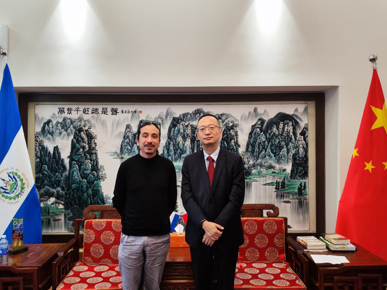 会见阿基诺.jpg